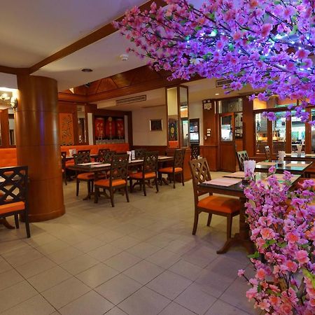 Karon Rattana Beach Hotel By Shanaya מראה חיצוני תמונה